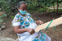 Artesanas de Hocabá mantienen viva la técnica del telar de cintura