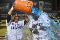 Leones se lleva el primero del cl&aacute;sico peninsular ante Piratas