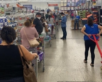 Compras de p&aacute;nico en M&eacute;rida ante llegada de Delta