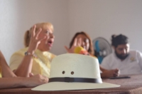 Ciudadanos, hartos de estruendo de las campañas: “Tina Tuyub”