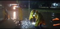 Auxilia Protecci&oacute;n Civil a tizimile&ntilde;os tras inundaci&oacute;n