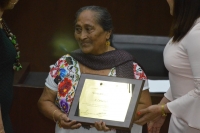 Celsa Ihuit recibe reconocimiento &ldquo;Consuelo Zavala"