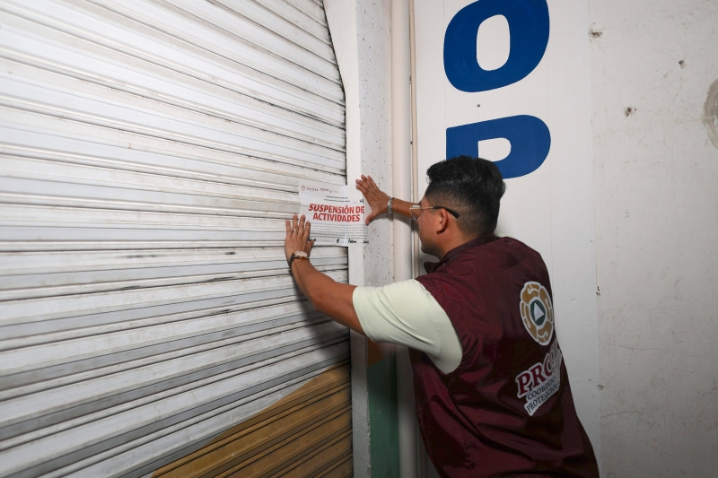 Colocan sellos de suspensión por pirotecnia irregular en Caucel