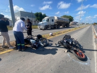 Colisionan motociclistas en la M&eacute;rida-Um&aacute;n
