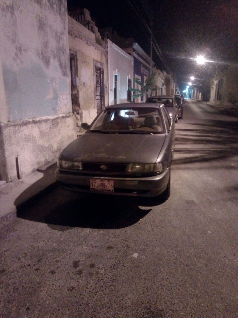 Sorprenden infraganti a ladrones de auto