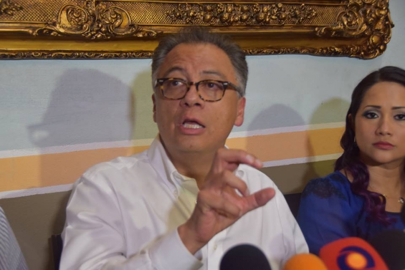 Restauranteros pagan derecho de piso en el país