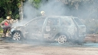 Arde camioneta al sur de Mérida