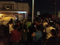 Protestan vecinos de Chenk&uacute; por fallas por CFE