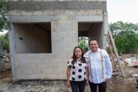 D&iacute;az Mena entrega acciones de vivienda en Cuzam&aacute;