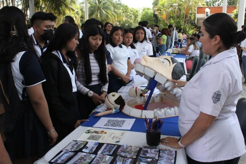 Realizan feria universitaria de la UADY en Tizimín