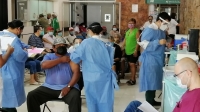 Adultos mayores de Um&aacute;n completan dosis de vacuna contra Covid-19
