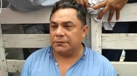 Mototaxistas retienen al director de Gobernaci&oacute;n de Motul
