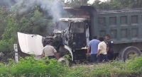 Se incendia cami&oacute;n de volteo en la M&eacute;rida-Campeche