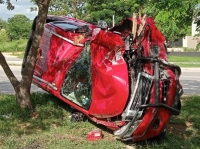 Aparatosa volcadura en el perif&eacute;rico de M&eacute;rida