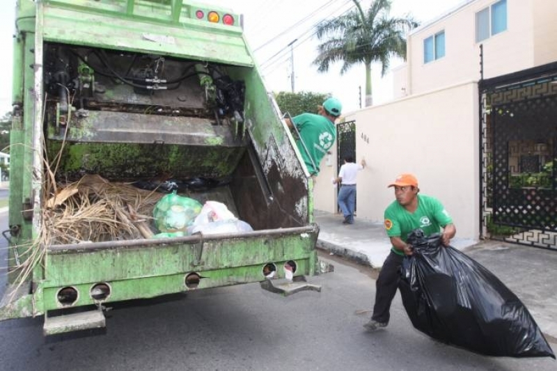 Recoja de basura y bancos no laboraron hoy