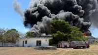 Incendio devora bodega en Umán