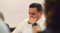 Ren&aacute;n Barrera infla cifras para justificar millonarios contratos