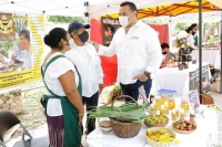 Mayores oportunidades para empresarios y agricultores: Ren&aacute;n Barrera
