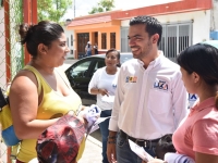 El&iacute;as Lixa va por mejoras en escuelas