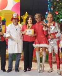 Luci&eacute;rnagas entrega fondos a los Doctores del Humor