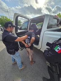 Detienen a 2 sujetos tras cateo antidrogas en Kanas&iacute;n