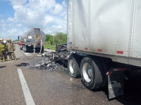 Se incendia tr&aacute;iler en la M&eacute;rida-Campeche