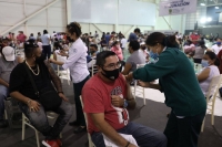 Sin vacunarse contra el Covid-19, a&uacute;n 200 mil yucatecos: Vila