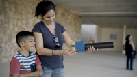 Ni&ntilde;os se acercan a la magia de la fotograf&iacute;a