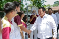 Entrega &ldquo;Huacho&rdquo; apoyos al Cobay