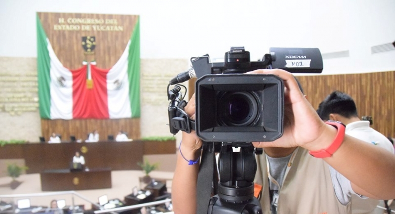 Endurecen penas contra agresores de periodistas