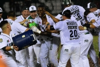 Leones deja tendidos a Diablos Rojos en el Kukulc&aacute;n