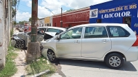Siniestro vial deja da&ntilde;os materiales