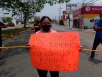 Vecinos de colonia Yucalpet&eacute;n cierran avenida Canek