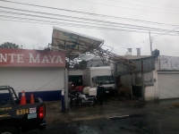 Violento paso de frente fr&iacute;o deja destrucci&oacute;n