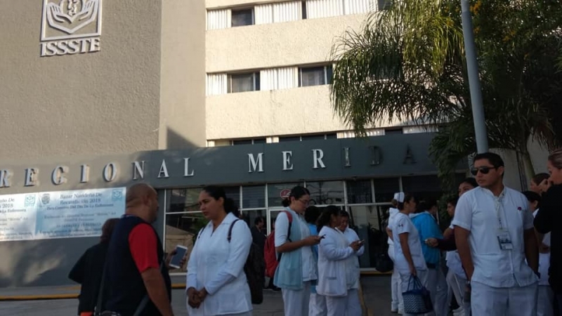 Protesta laboral en clínica Issste de Pensiones