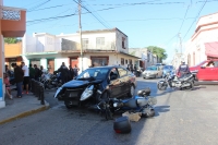 Aparatoso accidente en Centro de M&eacute;rida deja dos lesionados