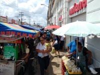 Cr&oacute;nica: Ambulantes piden ser integrados a la zona de mercados