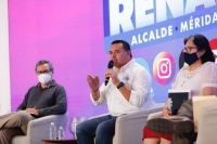 Ren&aacute;n Barrera se re&uacute;ne con expertos en urbanismo