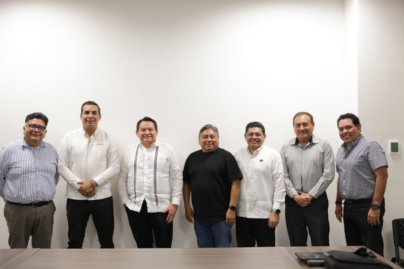 "Huacho" escucha y atiende al magisterio