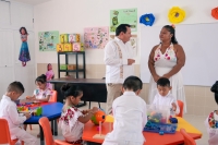 Entrega D&iacute;az Mena aula en Tixcacal