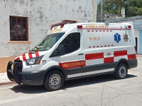 Ambulancia choca en el centro de M&eacute;rida