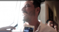 L&iacute;der del PAN  bromea con reporteros