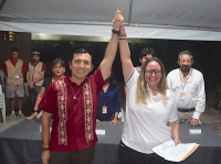 Juli&aacute;n Bustillos recibe constancia de mayor&iacute;a por el Distrito 7