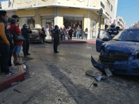Encontronazo  en el centro deja da&ntilde;os materiales