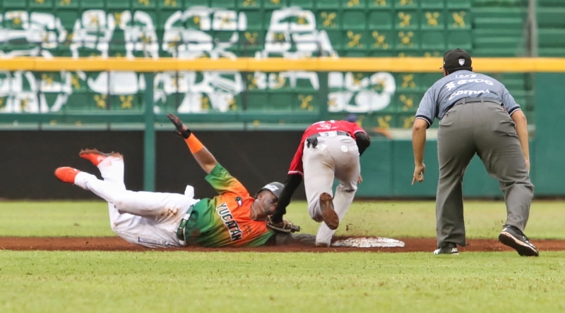 El Águila de Veracruz vence 4-2 a Leones