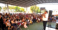 Huacho D&iacute;az realiza gira proselitista en el oriente
