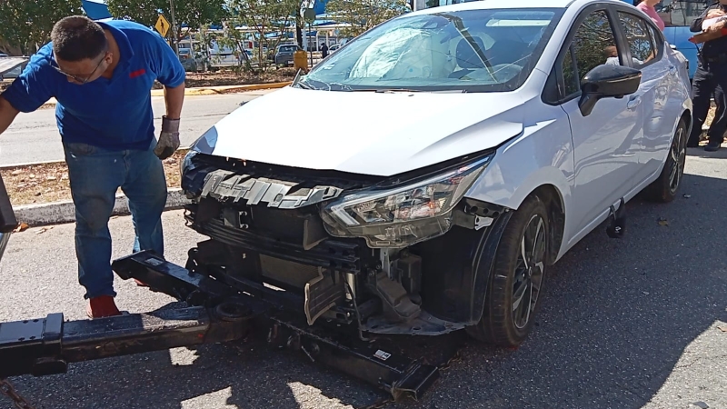 Mujer resulta lesionada en choque