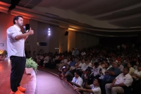 Jorge &Aacute;lvarez M&aacute;ynez maravilla a universitarios