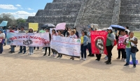 Docentes de la Cetey se manifiestan en Chich&eacute;n