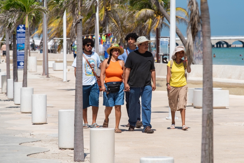 Playas y riqueza cultural de Yucatán seducen a turistas